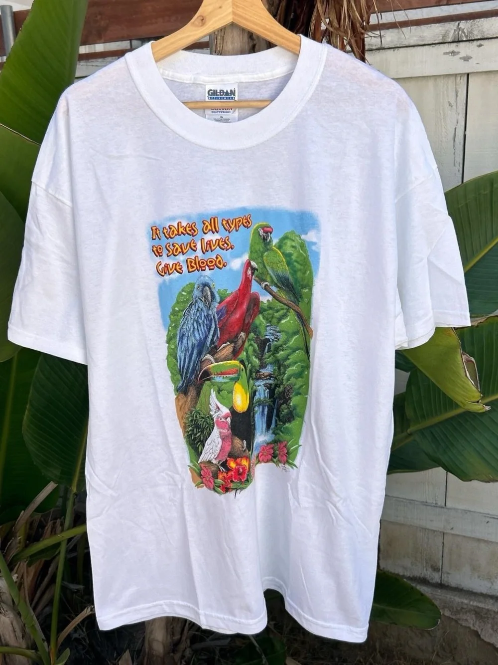 Vintage 1999 Give Blood Save Lives Parrot Graphic T Shirt XL